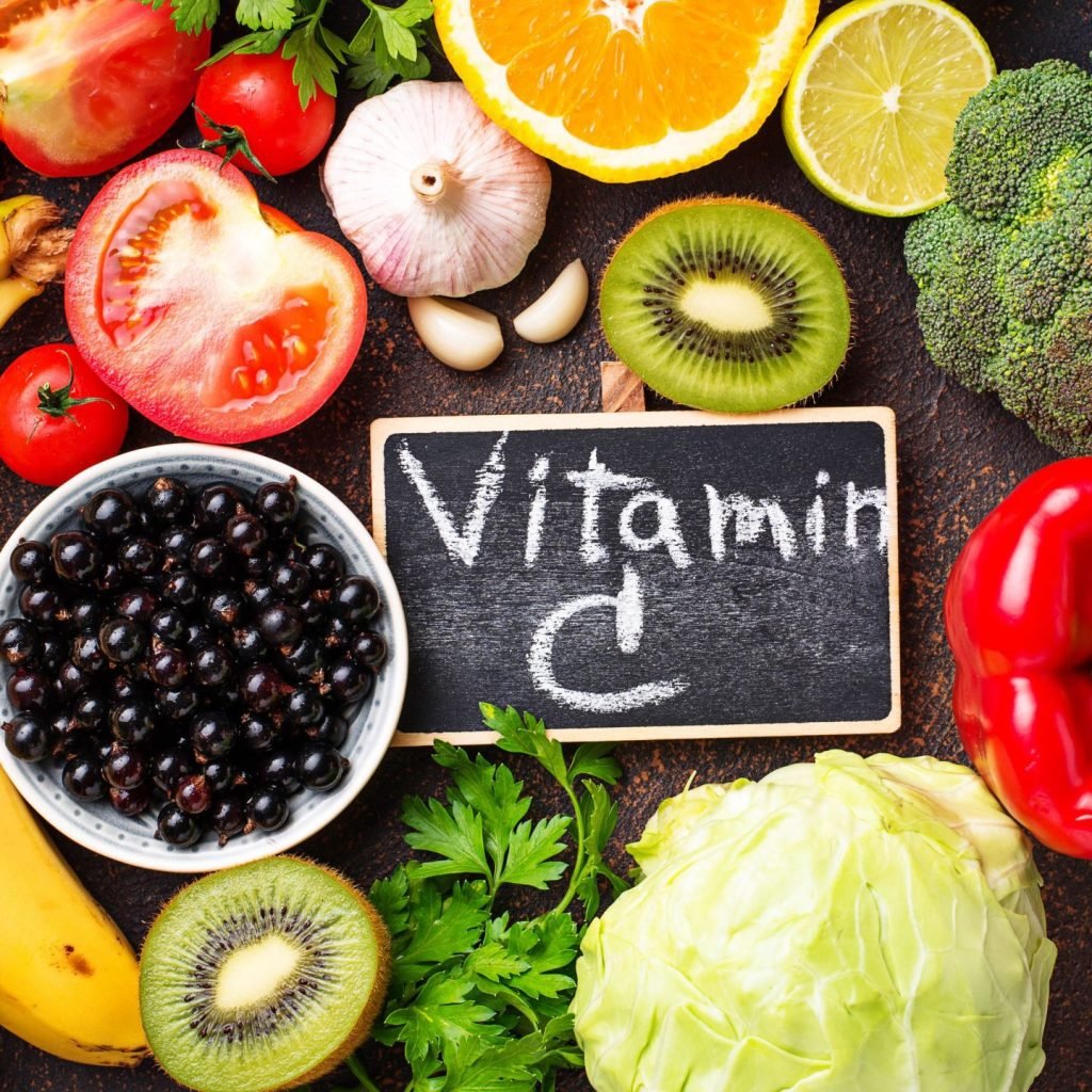 An image of vitamin C rich foods that can treat vitamin C deficiency.